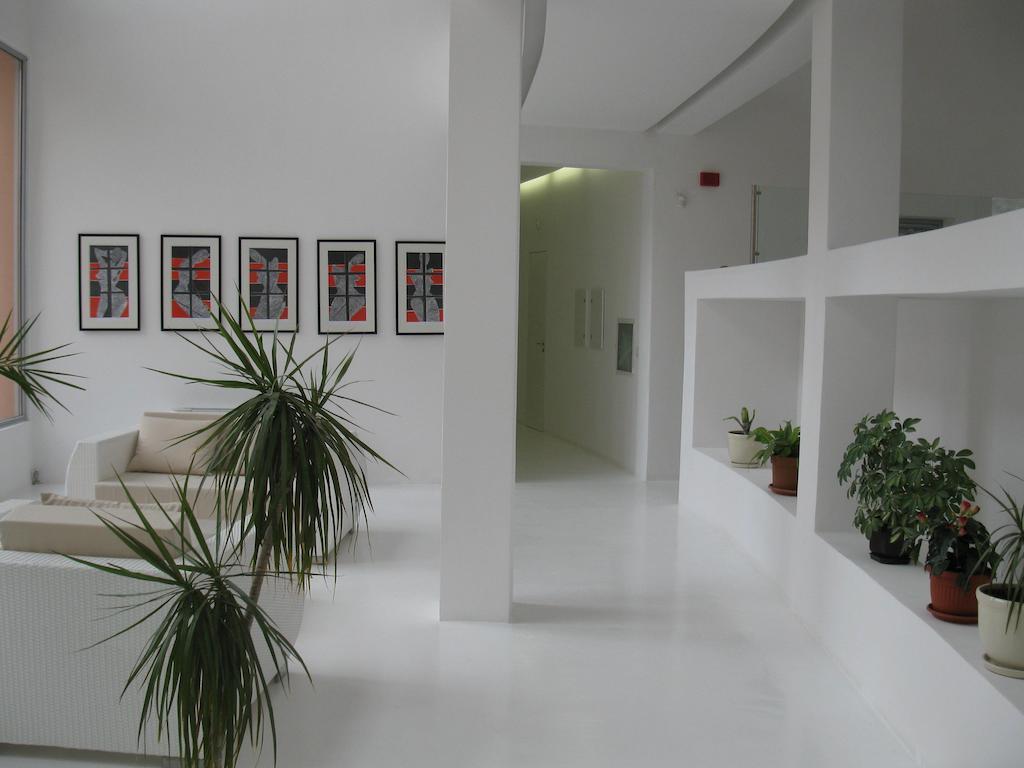 Family Hotel The Body Batak Exterior photo
